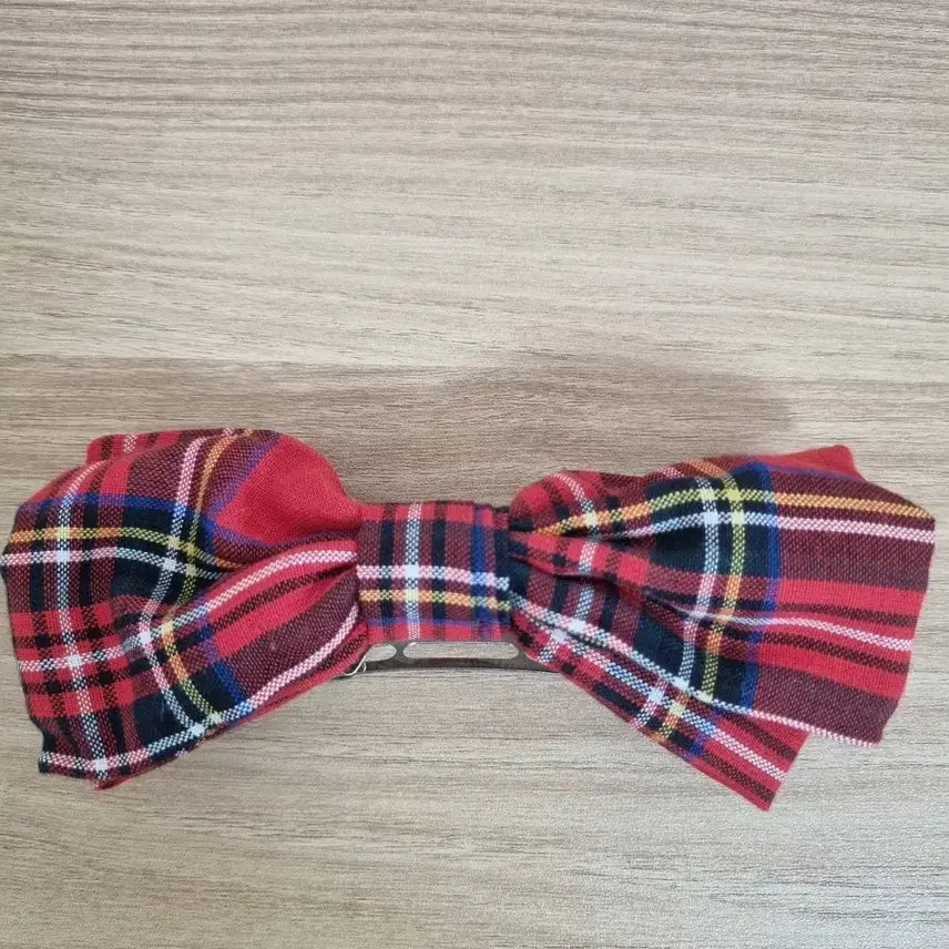 [BUNJANG] Red Check Ribbon Pin / 레드 체크 리본핀 17,000원에 판매합니다