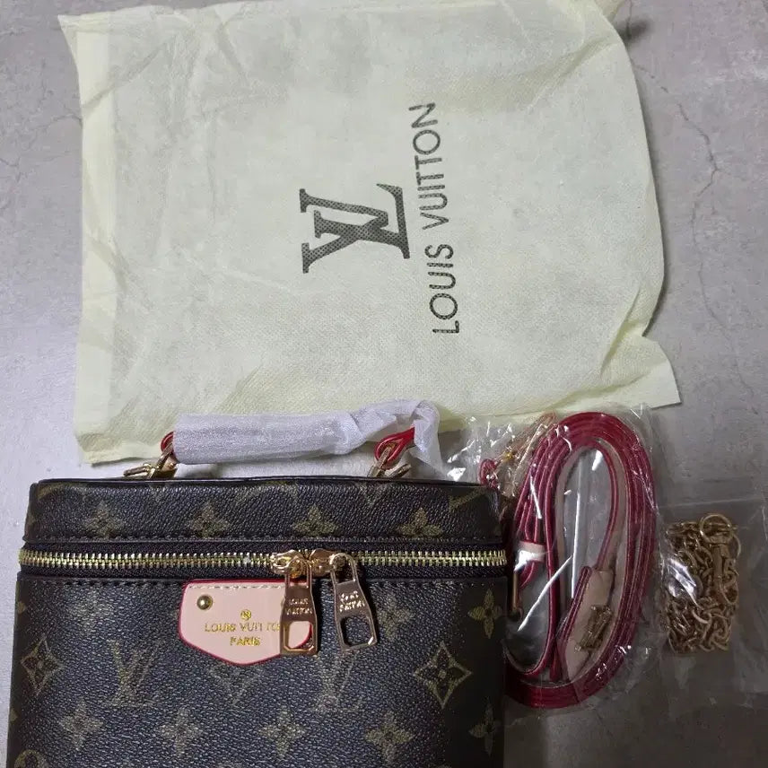 [BUNJANG] Pouch Bag (New) / 숄더가능 파우치 가방 (새상품)