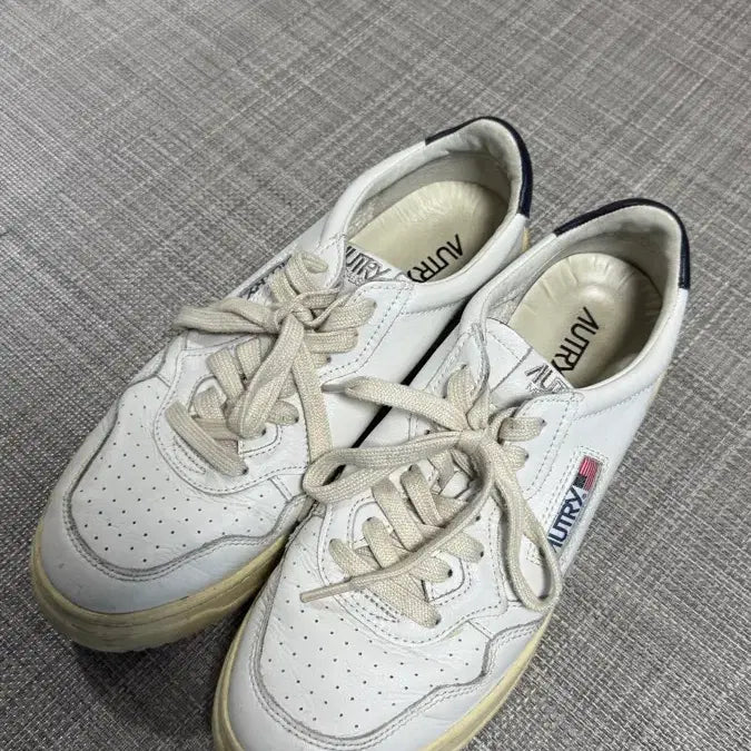 [BUNJANG] Autry Medalist Low Leather Sneakers White / 오트리 메달리스트 로우 레더 스니커즈 화이트