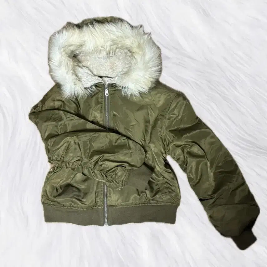 [BUNJANG] Khaki Fur Hooded Bomber Short Padding Jacket / 카키 퍼 후드 항공점퍼 숏패딩 y2k 와투케 갸루 펑크 후루이 큐빈 와이즈걸 shop502 노드네피아 데스라이즈 아케호무666 페페