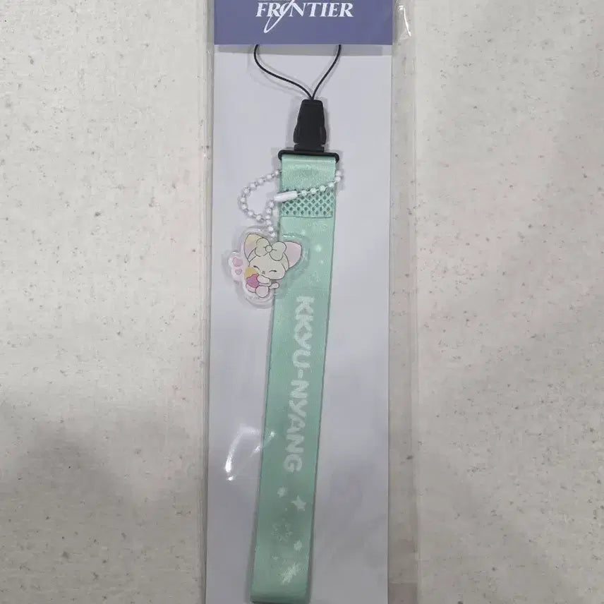 [BUNJANG] NMIXX MIXXPEDIA Lightstick Strap Kyunnyangi (Sealed) / 엔믹스 믹스피 응원봉 스트랩 뀨냥이 (미개봉)