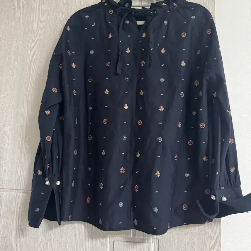 [BUNJANG] ZOOC Embroidered Blouse / 쥬크(ZOOC) 자수 블라우스