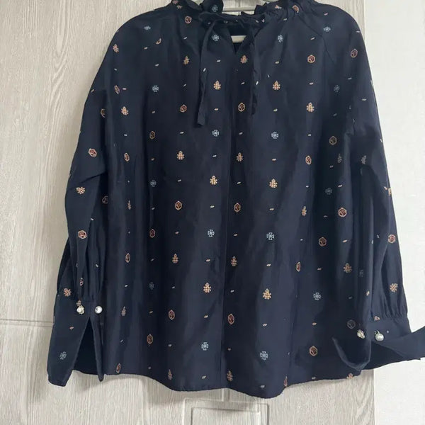 [BUNJANG] ZOOC Embroidered Blouse / 쥬크(ZOOC) 자수 블라우스