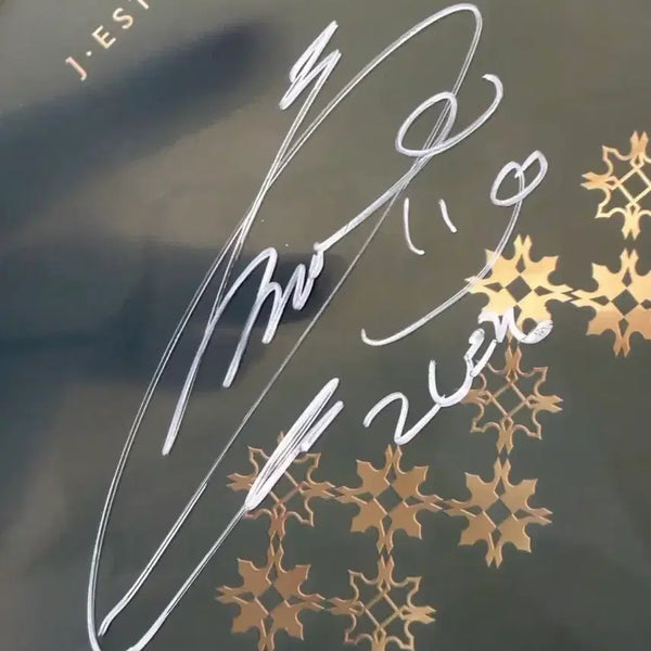[BUNJANG] IU Autographed Fan / 아이유 친필 사인 부채