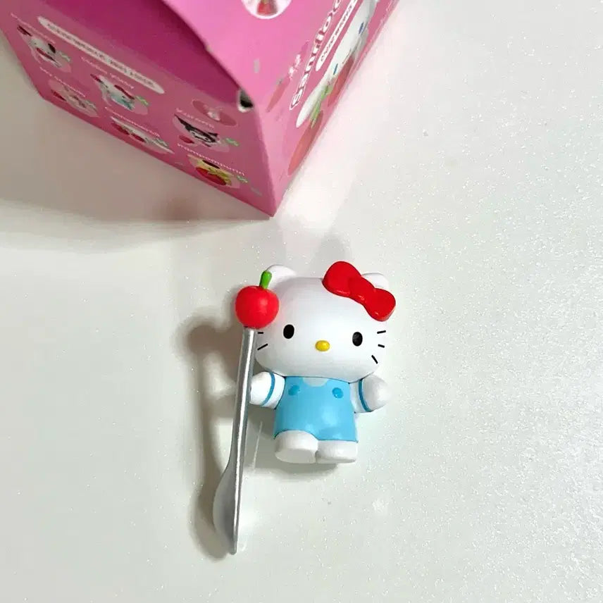 [BUNJANG] Sanrio Hello Kitty Mini Figure Cherry / 산리오 헬로키티 미니 피규어 체리 새상품