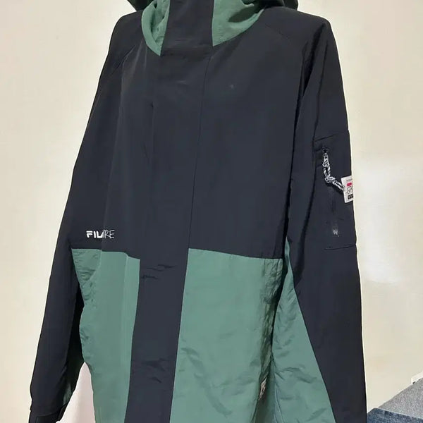[BUNJANG] Villa Waterproof Football Jacket / 빌라
