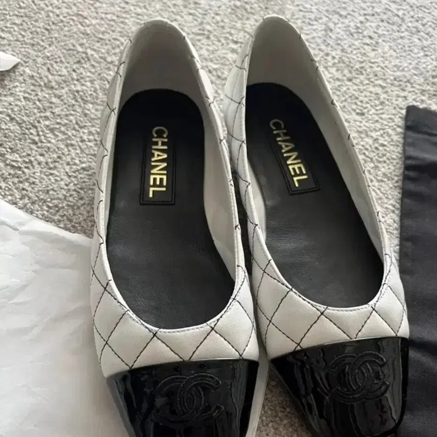 [BUNJANG] Chanel Two-Tone Ballet Flats / 샤넬 투톤 플랫 슈즈
