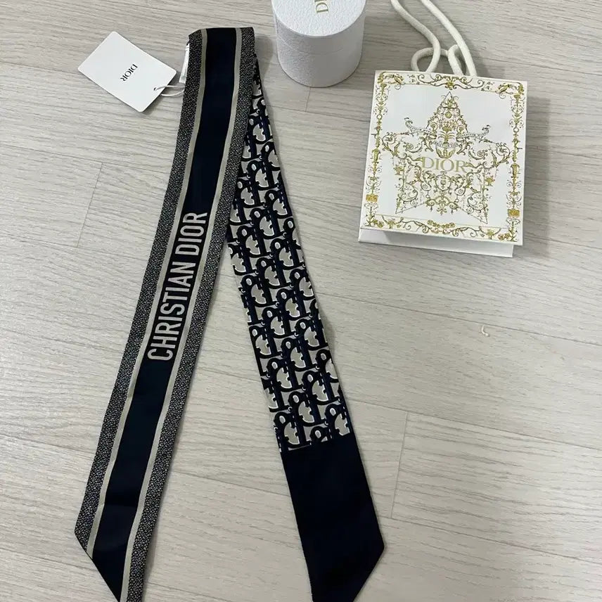 [BUNJANG] Dior Silk Scarf Navy / 디올 실크 스카프 네이비