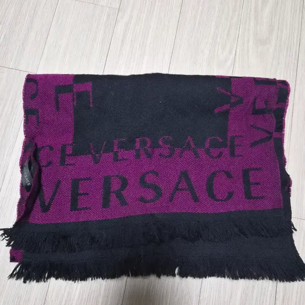 [BUNJANG] Versace Scarf Purple and Black / 베르사체 머플러 보라색 + 검정색