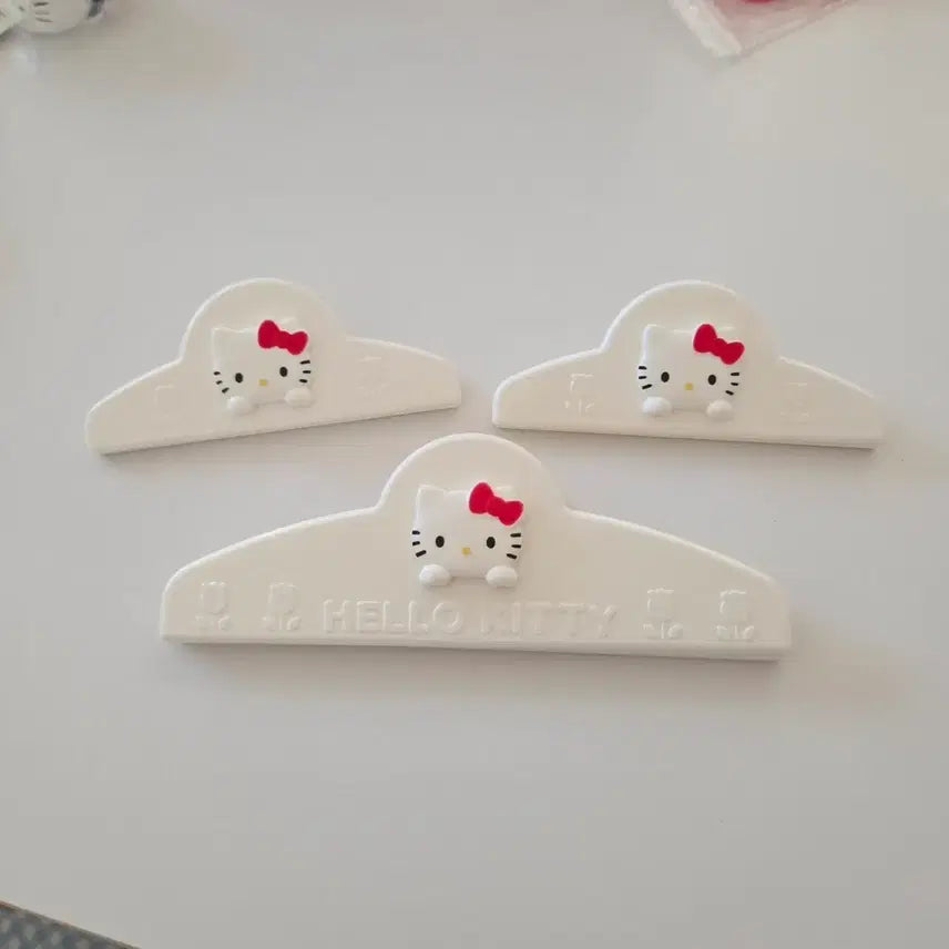 [BUNJANG] Hello Kitty Clip Set (3 Types, Bundle) / 헬로키티 집게 클립 3종 세트 일괄 북홀더 고전키티 고전키티문구