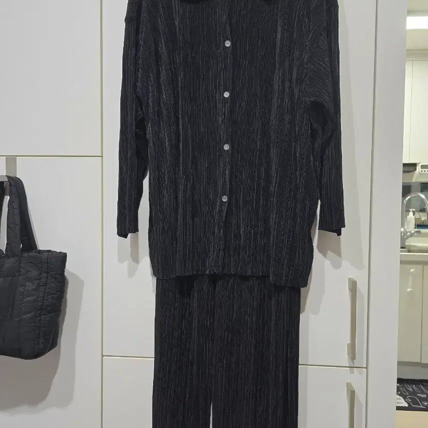 [BUNJANG] Black Pleated Set-up Coordi / 블랙 플리츠 셋업 코디