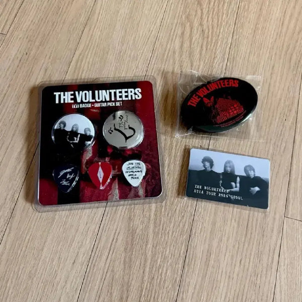 [BUNJANG] The Volunteers Guitar Pick & Badge Set Square MD / [미개봉]더발룬티어스 기타피크&뱃지 TVT 콘서트 입장 특전 카드 CD OST 키링 백예린 스퀘어 md 굿즈