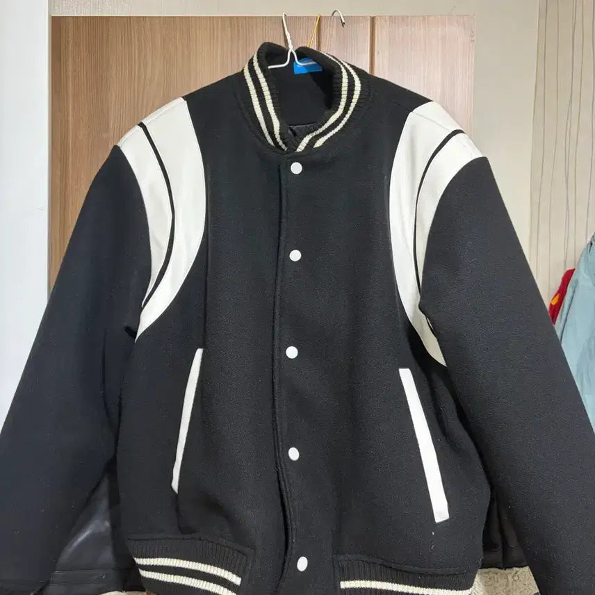 [BUNJANG] Varsity Jacket / 바시티 자켓