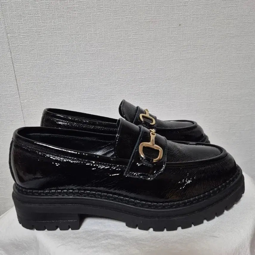 [BUNJANG] Nero Giardini Black Enamel Loafers Size 38 / 네로지아르디니 블랙 에나멜 로퍼 38