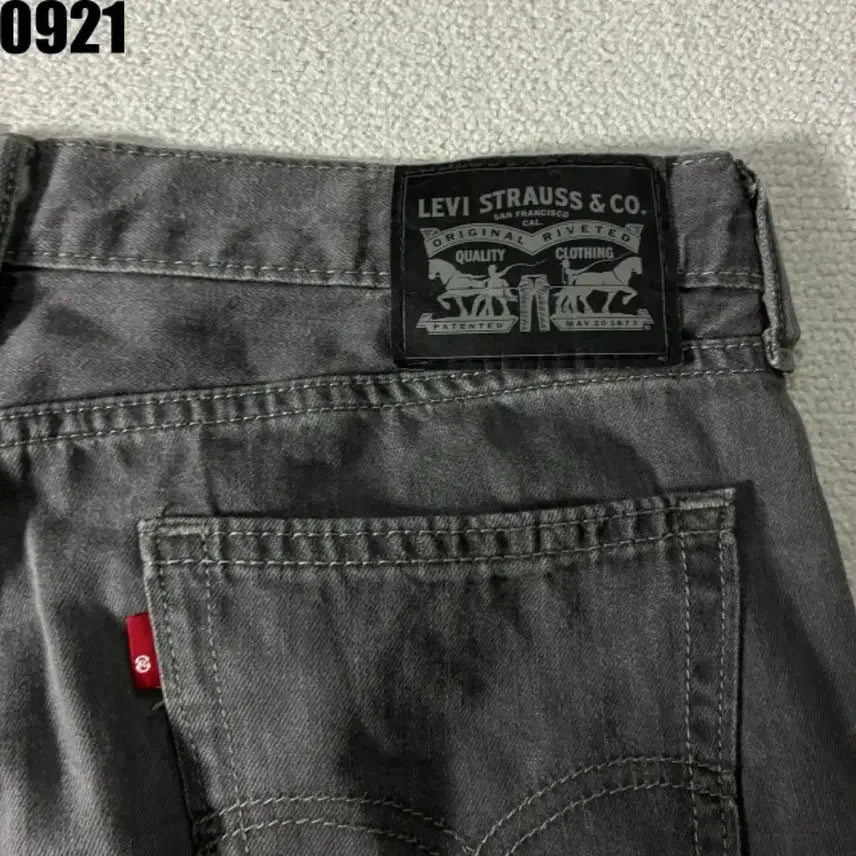 [BUNJANG] Levi's Grey Denim Pants Size 37 / 리바이스 그레이 데님 팬츠 37 사이즈