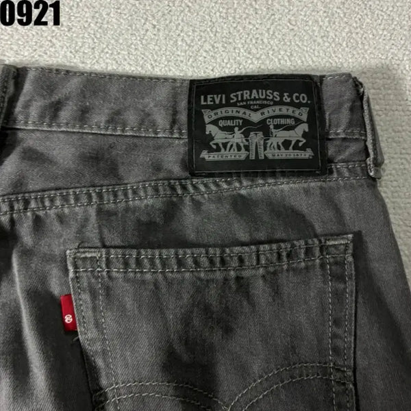 [BUNJANG] Levi's Grey Denim Pants Size 37 / 리바이스 그레이 데님 팬츠 37 사이즈