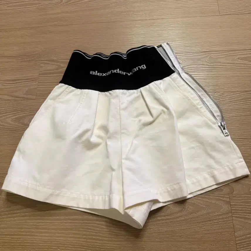[BUNJANG] Alexander Wang White Pleated Shorts Set / 알렉산더왕 화이트 팬츠