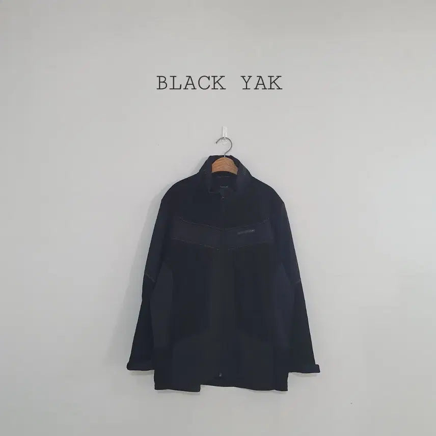 [BUNJANG] Blackyak Black Zip-Up Windbreaker Jacket / No.26092106 블랙야크 집업 자켓 바람막이 블랙