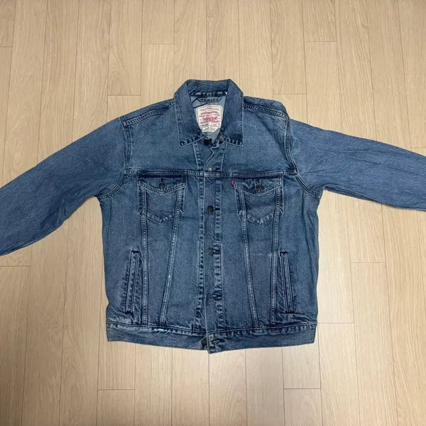 [BUNJANG] Levi's 3rd Generation Relaxed Fit Denim Jacket Medium / 새상품) 리바이스 3세대 청자켓 릴렉스 핏 medium