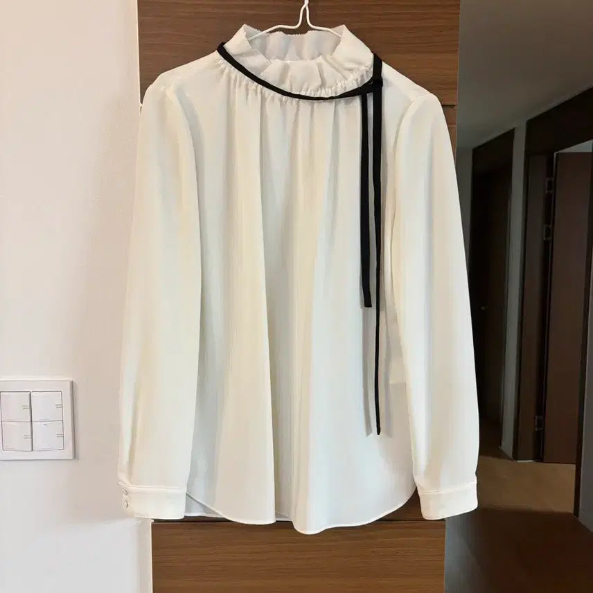 [BUNJANG] Nice Clab Blouse Size 55 / 나이스클랍 블라우스 55