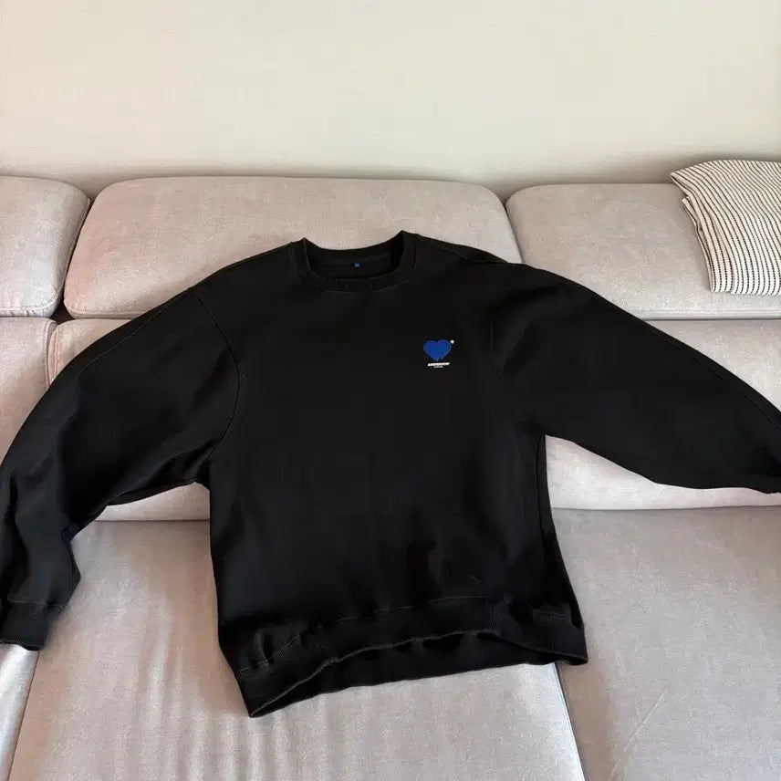[BUNJANG] Ader Error Twin Heart Logo Sweatshirt Black / 아더에러 트윈 하트 로고 스웨트 셔츠 맨투맨 블랙 A1