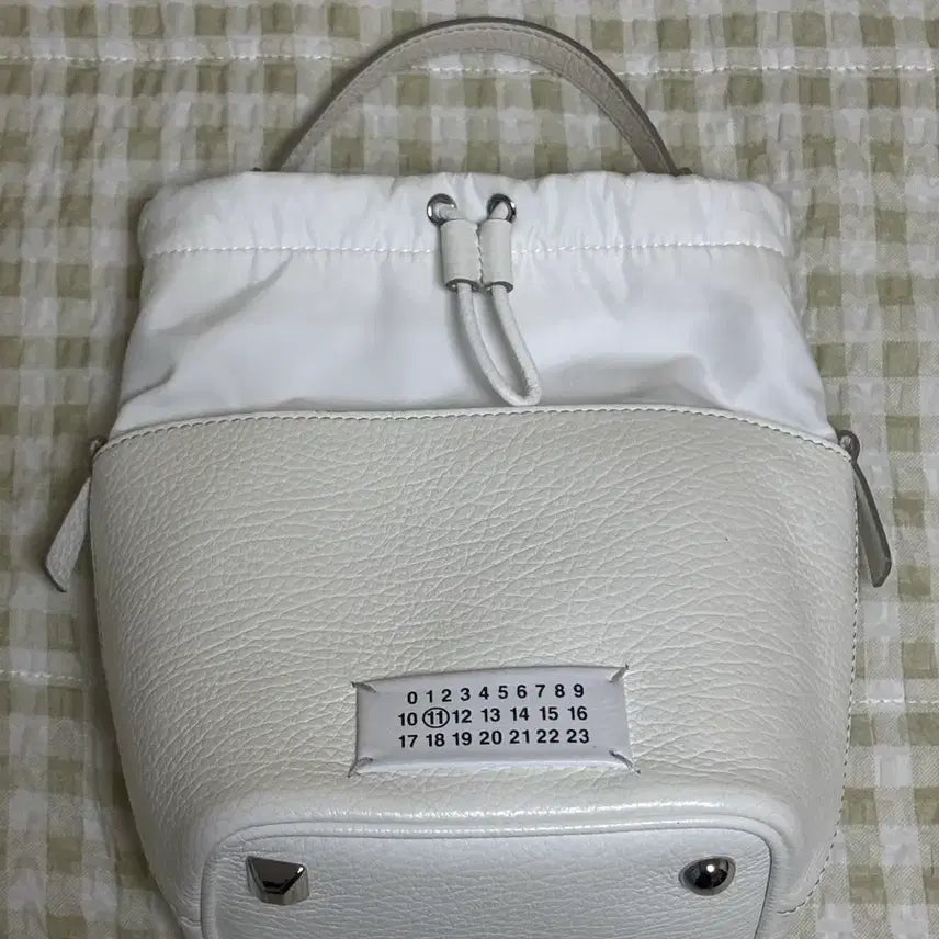 [BUNJANG] Maison Margiela 5AC Bucket Bag White / (정품) 마르지엘라 5AC 버킷백 화이트