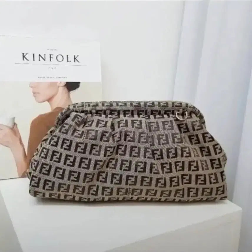 [BUNJANG] Fendi Dumpling Clutch Bag / 만두 클러치백