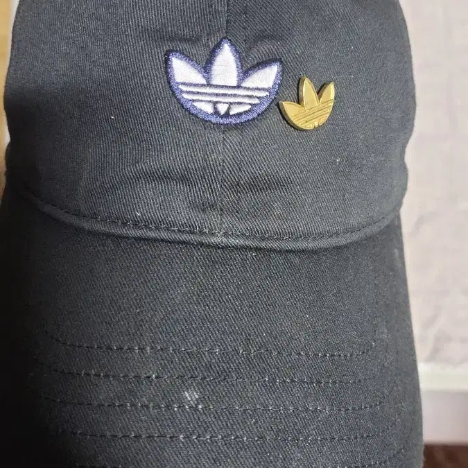 [BUNJANG] Adidas Cap Black Gold Three Stripes / 아디다스 볼캡 검정 골드 삼선