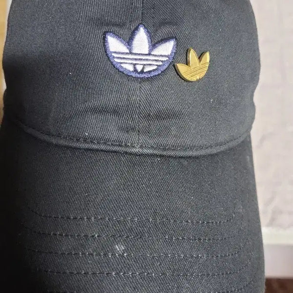 [BUNJANG] Adidas Cap Black Gold Three Stripes / 아디다스 볼캡 검정 골드 삼선