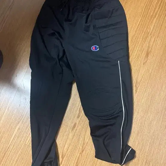 [BUNJANG] Champion Black Logo Training Pants / 챔피온 긴바지