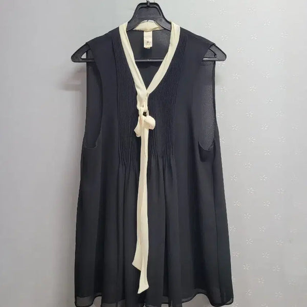 [BUNJANG] Ozssecon Sleeveless Blouse / 66)오즈세컨 나시블라우스