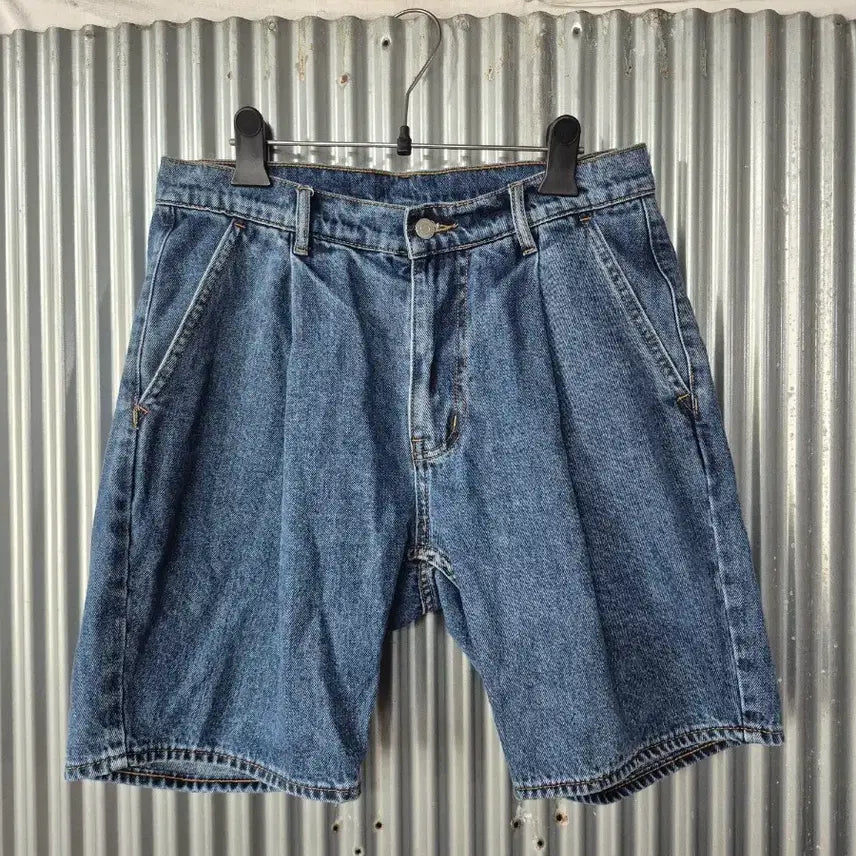 [BUNJANG] Outstanding Denim Shorts Size 30 / 30 아웃스탠딩 청 반바지