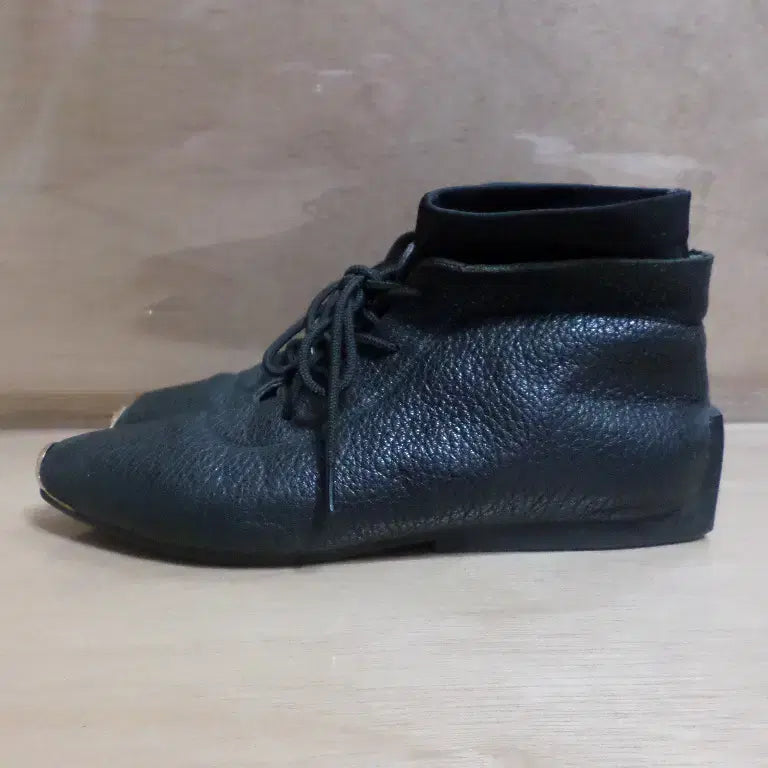 [BUNJANG] Unique Angled Boots / 후루룩구제2 250 여 라이카 유니크 앵글 부츠 신발 260922