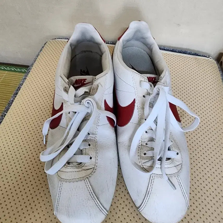[BUNJANG] Nike Cortez White/Red Sneakers / 나이키 코르테즈 흰색/빨간색 285