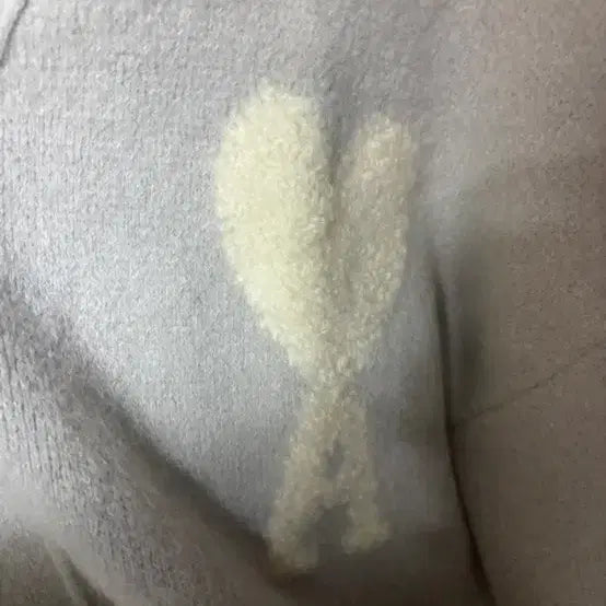 [BUNJANG] AMI Heart Logo Knit / 아미 하트 로고 니트