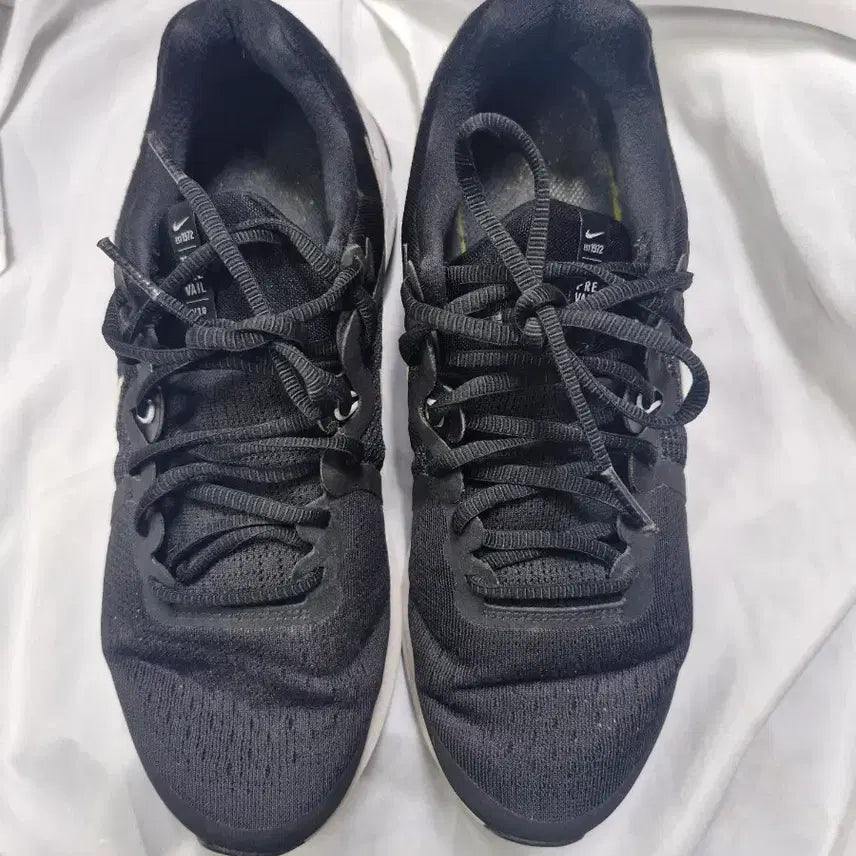[BUNJANG] Nike Black Sneakers US 9 / 나이키 검정색 운동화270