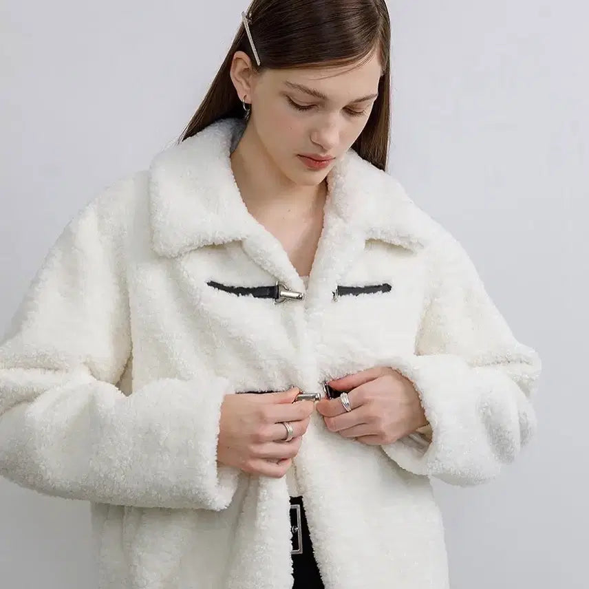 [BUNJANG] Rimantist Buckle Fur Jacket / 리맨티스트 버클 퍼자켓