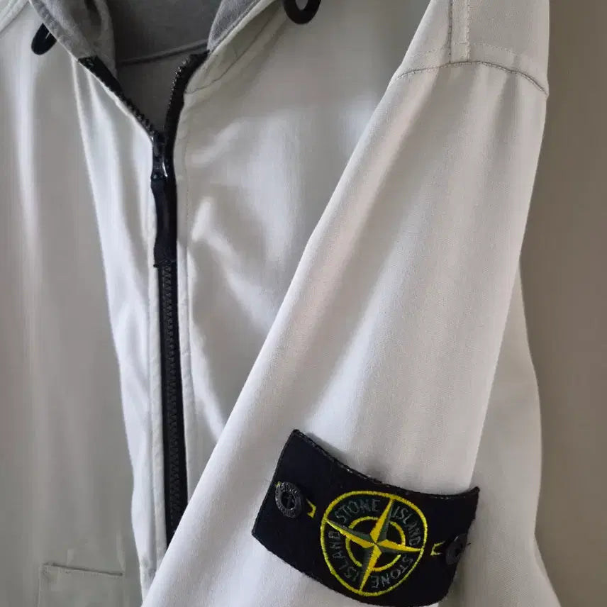 [BUNJANG] Stone Island Windbreaker / 스톤아일랜드 바람막이