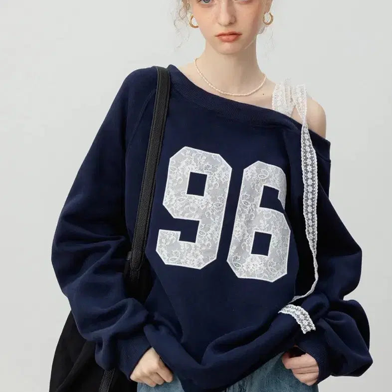 [BUNJANG] eggka Off-Shoulder Sweatshirt / eggka 에그카 오프숄더 맨투맨