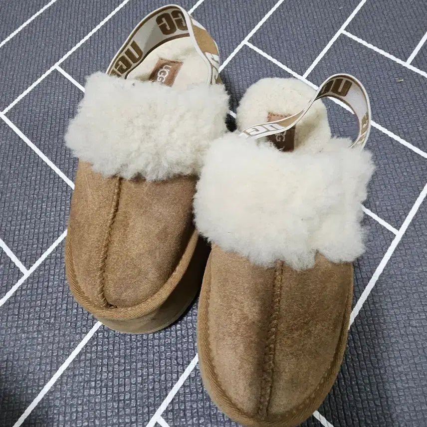 [BUNJANG] UGG Suede Slippers Brown / UGG 스웨이드 슬리퍼 브라운37