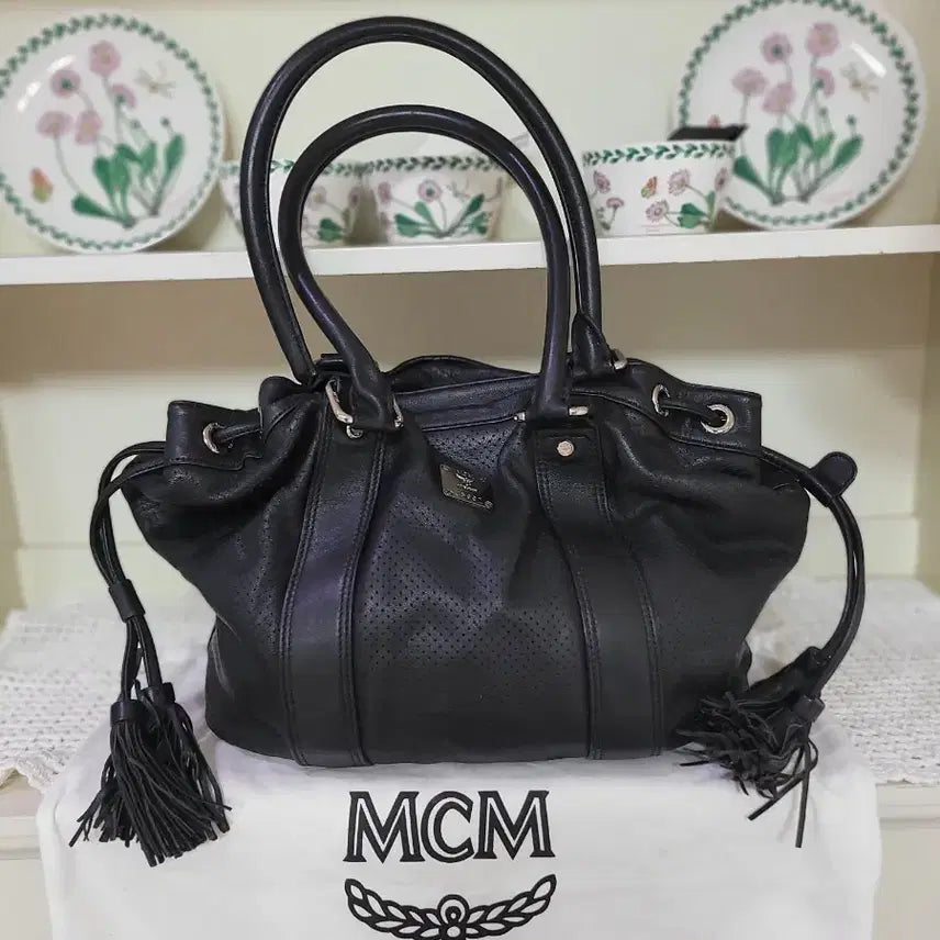 [BUNJANG] MCM Black Leather Shoulder Bag / MCM 블랙 소가죽 숄더백