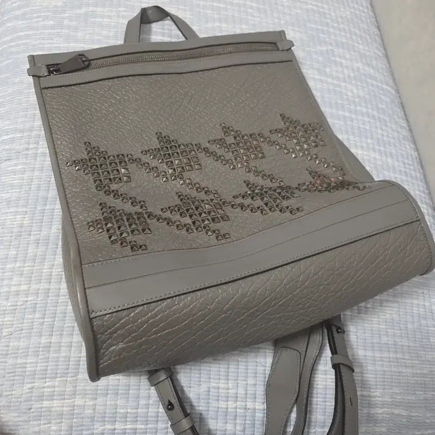 [BUNJANG] Brunomagli Gray Studded Women's Backpack / 브루노말리 여성 백팩 소가죽  거의새것