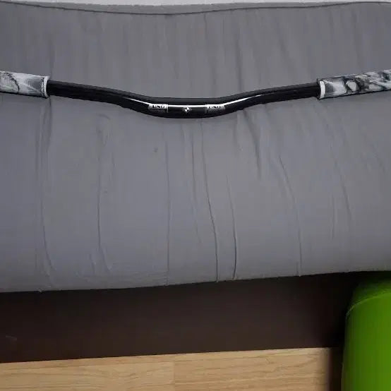 [BUNJANG] UNO Glossy Riser Bar with Grips / 우노 유광 라이져바 그립포합입니다