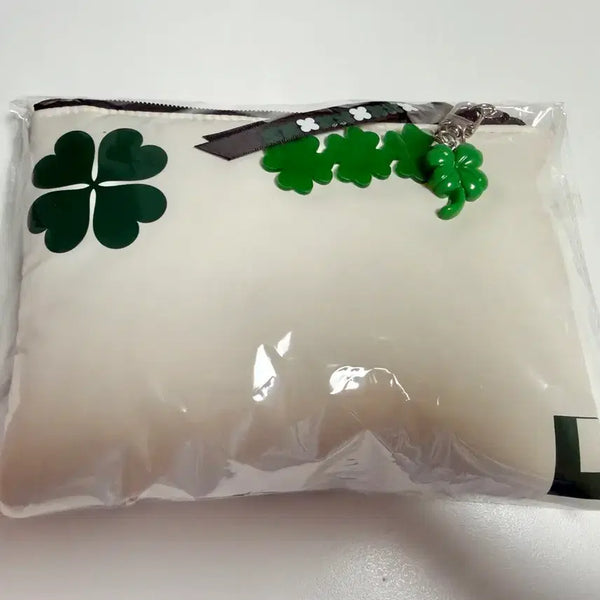[BUNJANG] Four Leaf Clover Padded Pouch / 네잎클로버 패딩파우치(새상품)