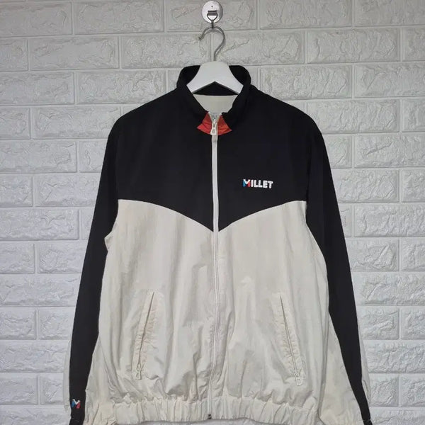 [BUNJANG] Millet Windbreaker Jacket Black/White / 밀레 바람막이 자켓 블랙/화이트