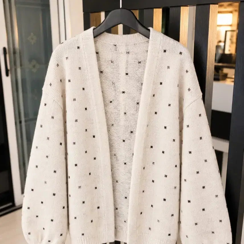 [BUNJANG] Cream Petit Square Pattern Cardigan / 크림색 쁘띠 스퀘어 패턴 가디건