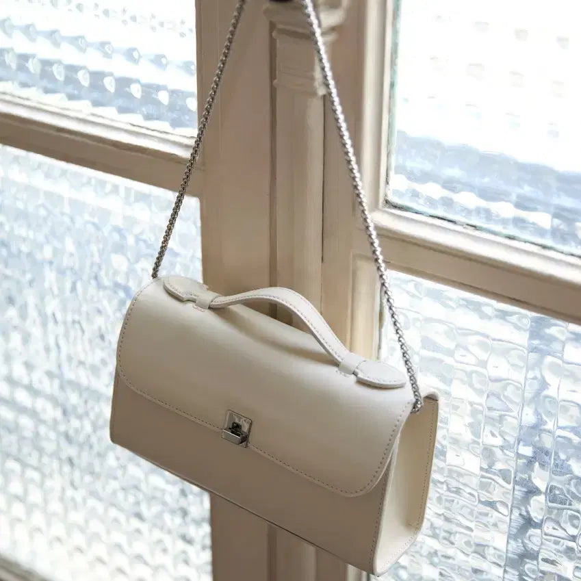 [BUNJANG] Sienne Swan Square Flap Bag / 시에 스완 스퀘어 플랩백 가방