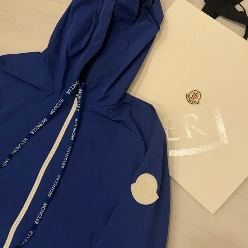 [BUNJANG] Moncler Carles Windbreaker Size 3 / (정품) 몽클레어 카를레스 바람막이 (3)