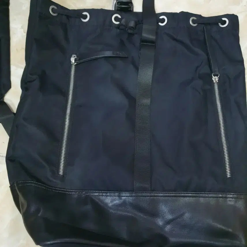 [BUNJANG] SSRL Minimal Bucket Sling Bag / 에스에스알엘 미니멀 버킷 슬링 백
