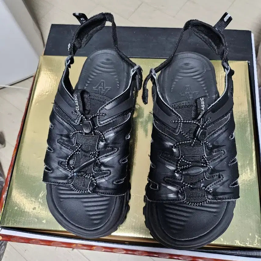 [BUNJANG] AKII CLASSIC Yosemite Tracker V2 Sandals Black / AKII CLASSIC 요세미티 트래커 V2 샌들 250 블랙 상태매우좋음